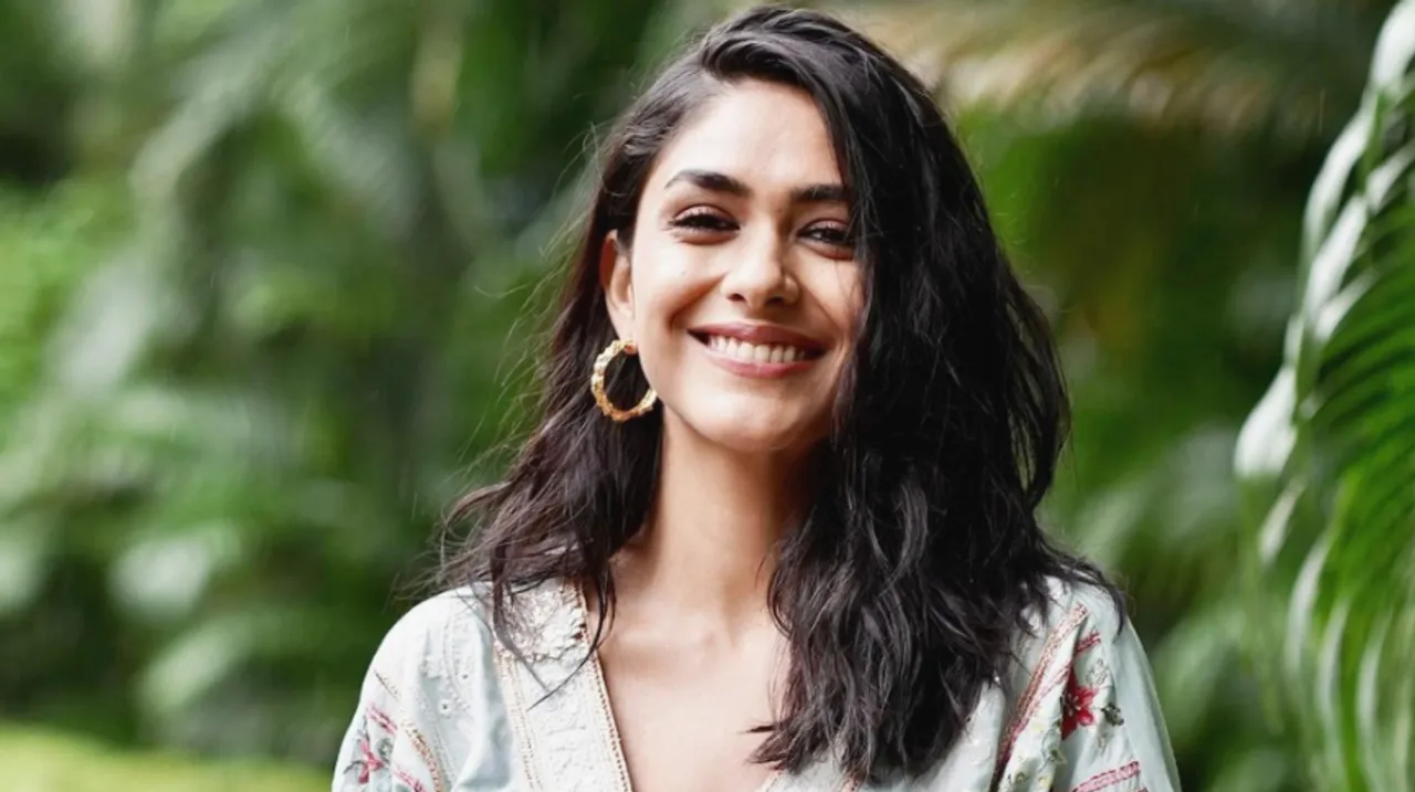 Happy Birthday Mrunal Thakur: मृणाल की लेटेस्ट और अपकमिंग फ़िल्में