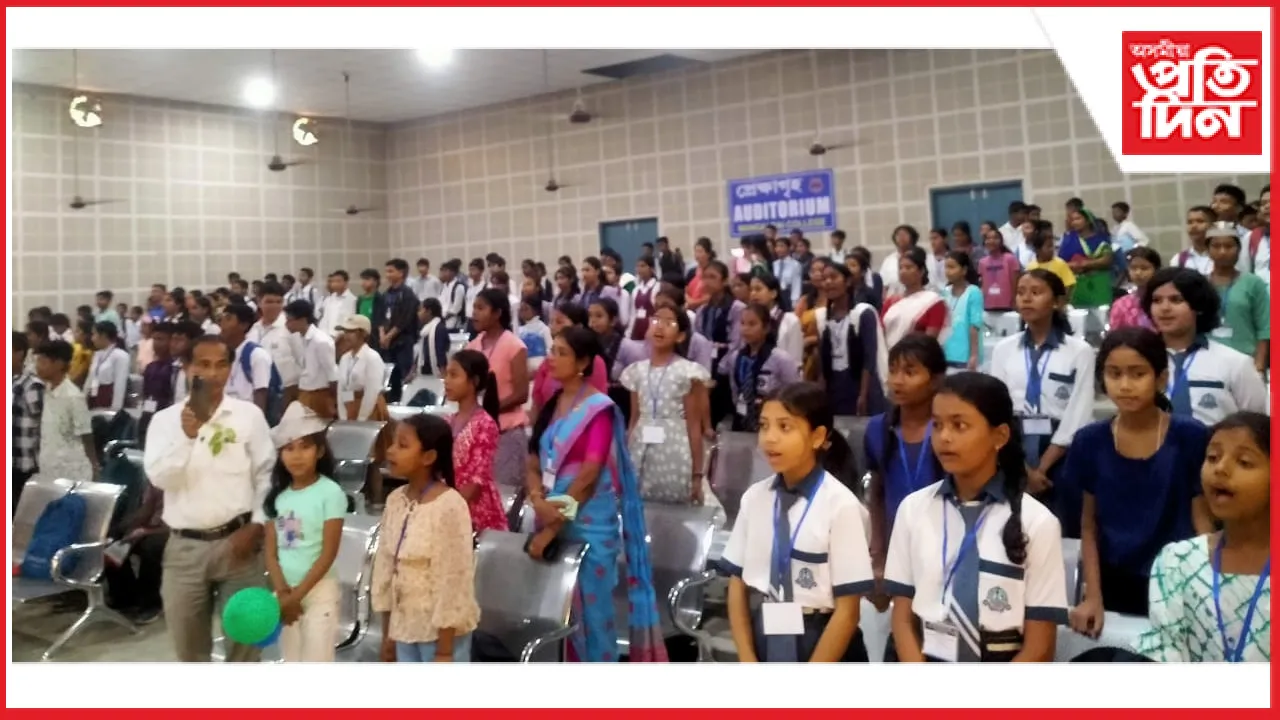  তিনি শতাধিক শিশুৰে মুখৰিত মঙলদৈ মহাবিদ্যালয় চৌহদ...