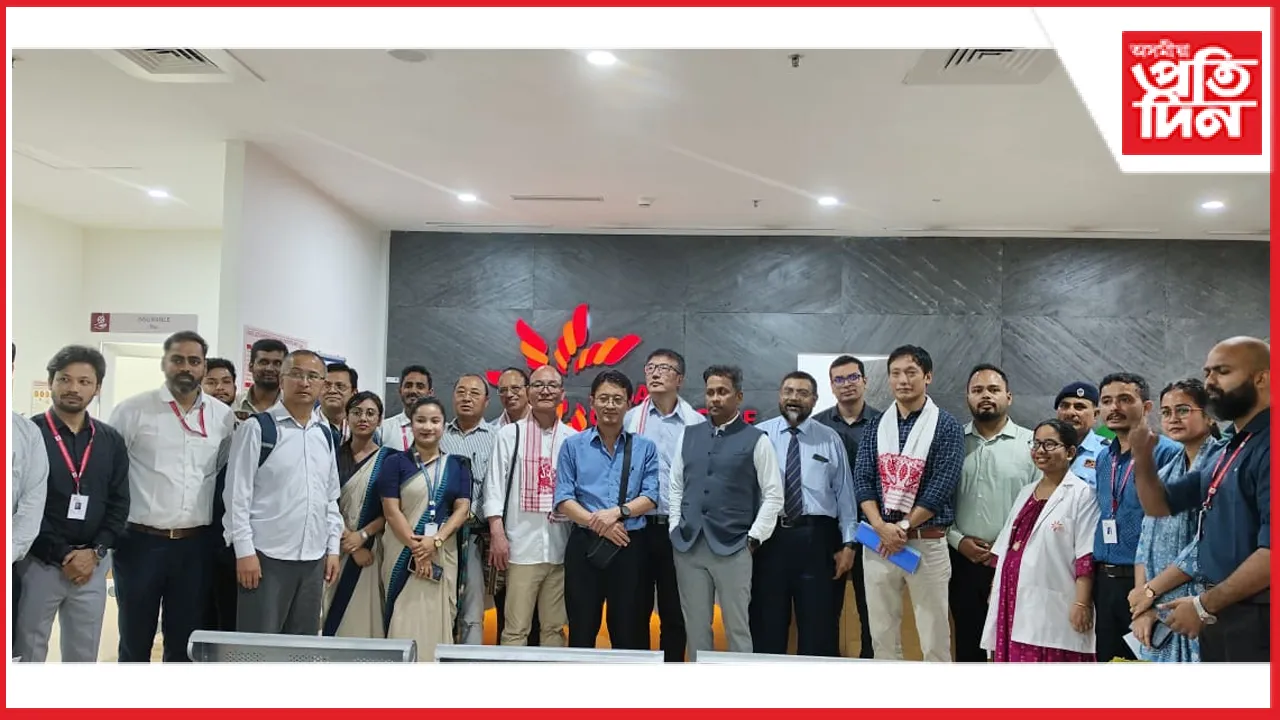 দৰং কৰ্কট কেন্দ্ৰ পৰিদৰ্শন ভূটান চৰকাৰৰ ৮ জনীয়া চিকিৎসক, স্বাস্থ্য কৰ্মীৰ প্ৰতিনিধিৰ...