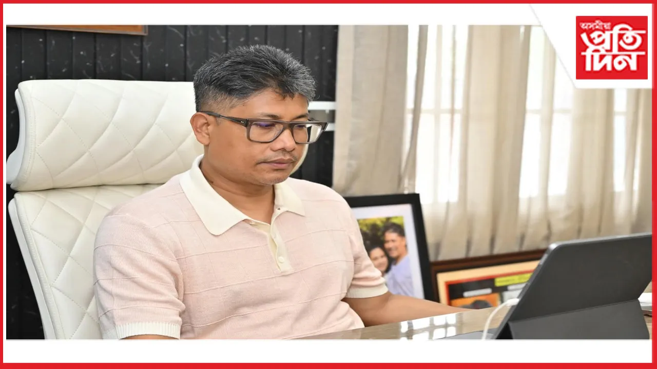 গৌৰৱ গগৈক উভতি ধৰিলে মন্ত্ৰী পীযুষ হাজৰীকাই