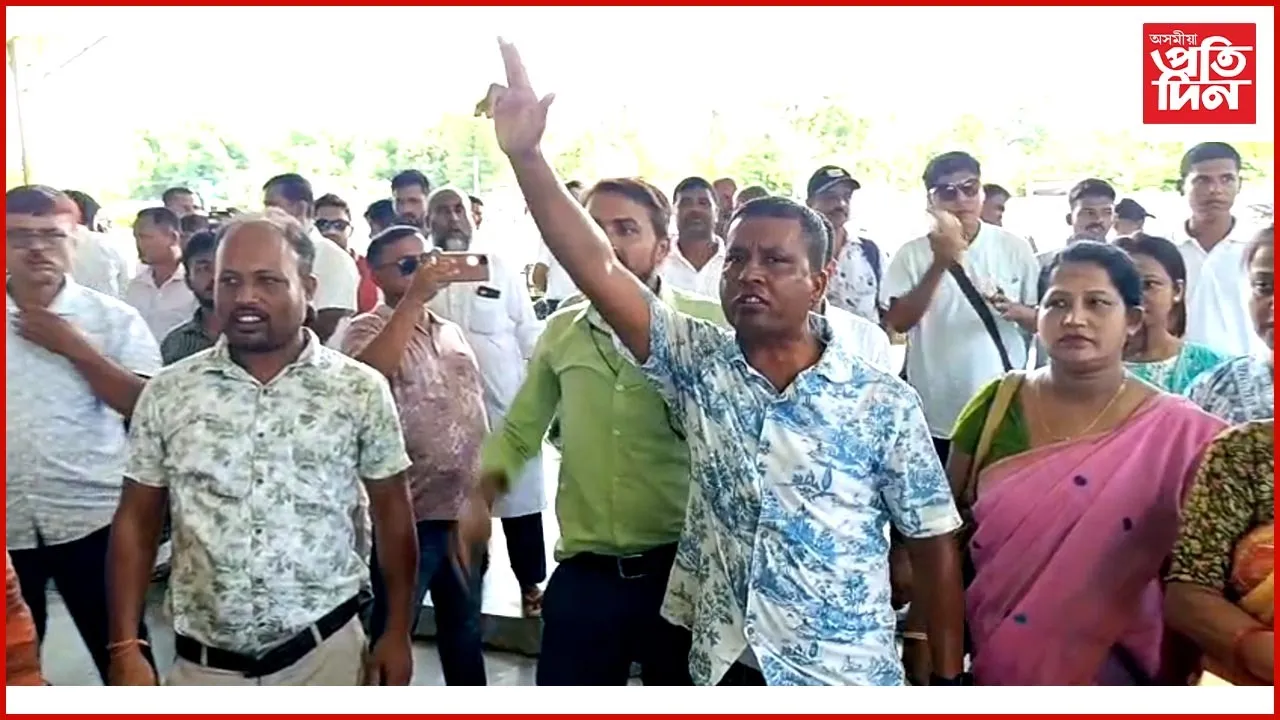 শিক্ষা বিষয়া, সহকাৰী শিক্ষকৰ মানসিক অত্যাচাৰত শেষ প্ৰধান শিক্ষয়ত্ৰীৰ জীৱনঃ শিক্ষকৰ উত্তাল প্ৰতিবাদ