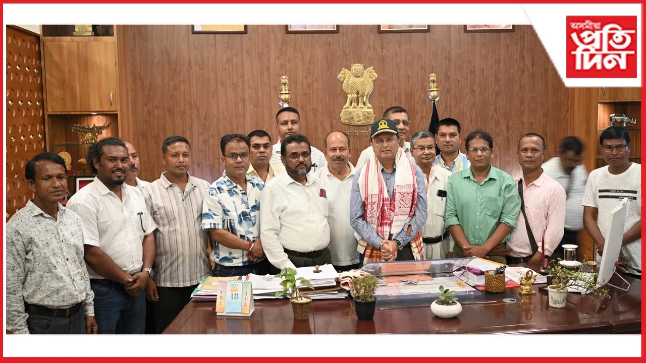 সদৌ অসম সাংবাদিক সন্থাৰ নগাঁও জিলা সমিতিৰ জিলা আয়ুক্ত দেৱাশীষ শৰ্মাক সম্বৰ্ধনা