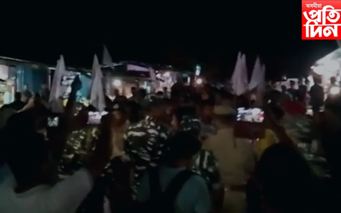 জনজাতিকৰণ আৰু স্বায়ত্ব শাসন প্ৰদানৰ দাবীত ধেমাজি জিলা চুতীয়া ছাত্ৰ সন্থাৰ  প্ৰতিবাদী সমদল...