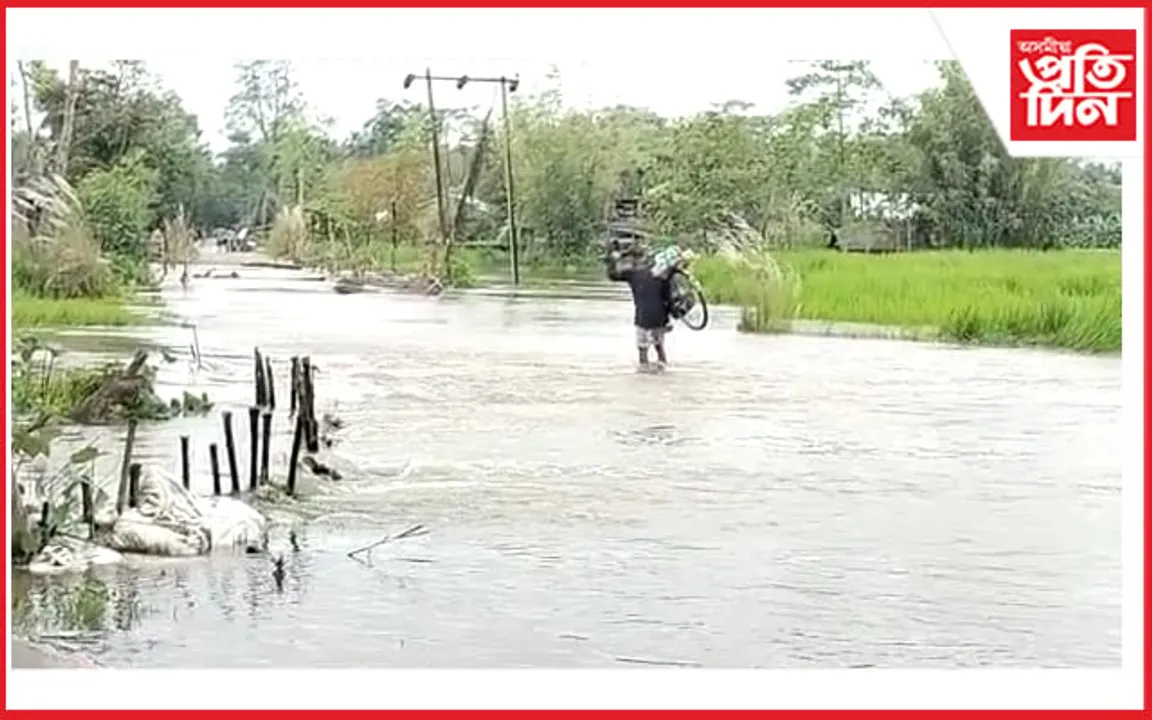 জীয়াঢলৰ বাঢ়নী পানীয়ে উটুৱাই নিলে  গড়কাপ্তানি পথ... 
