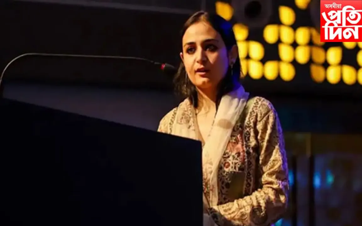 বিমান বন্দৰতে বাধা দিয়া হ'ল চানা ইৰশ্বাদক, যাবলৈ দিয়া নহ'ল পুলিৎজাৰ বঁটা গ্ৰহণ কৰিবলৈ...