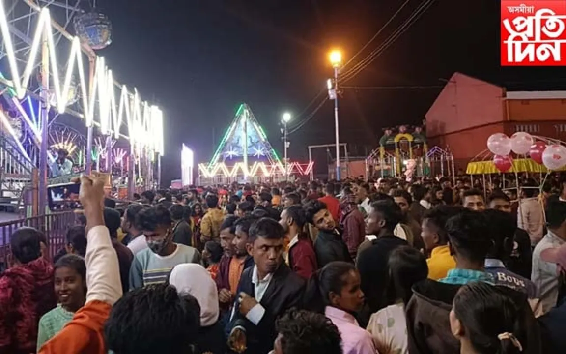 বিলাসীপাৰা ৰাস মহোৎসৱত লোকে লোকাৰণ্য...