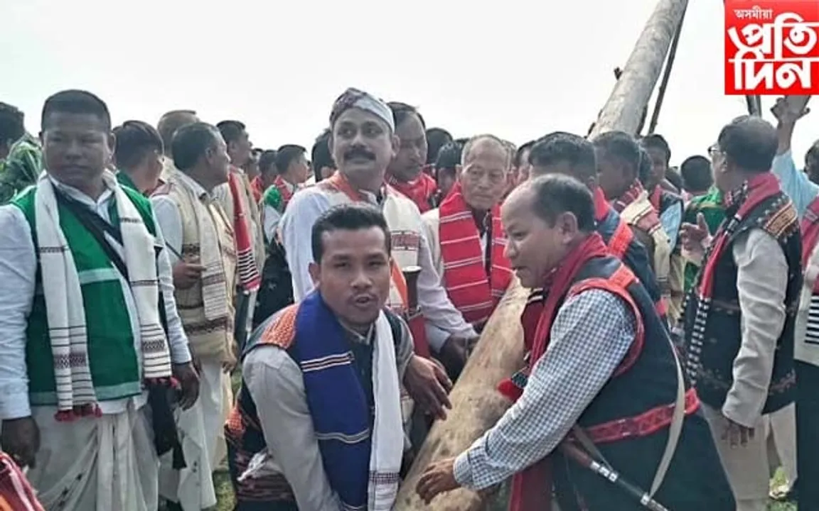 ঢকুৱাখনাত সদৌ টাইড অপৃন কৌবাংৰ চতুৰ্থ কেন্দ্ৰীয় অধিৱেশনৰ লাইখুঁটা স্থাপন...