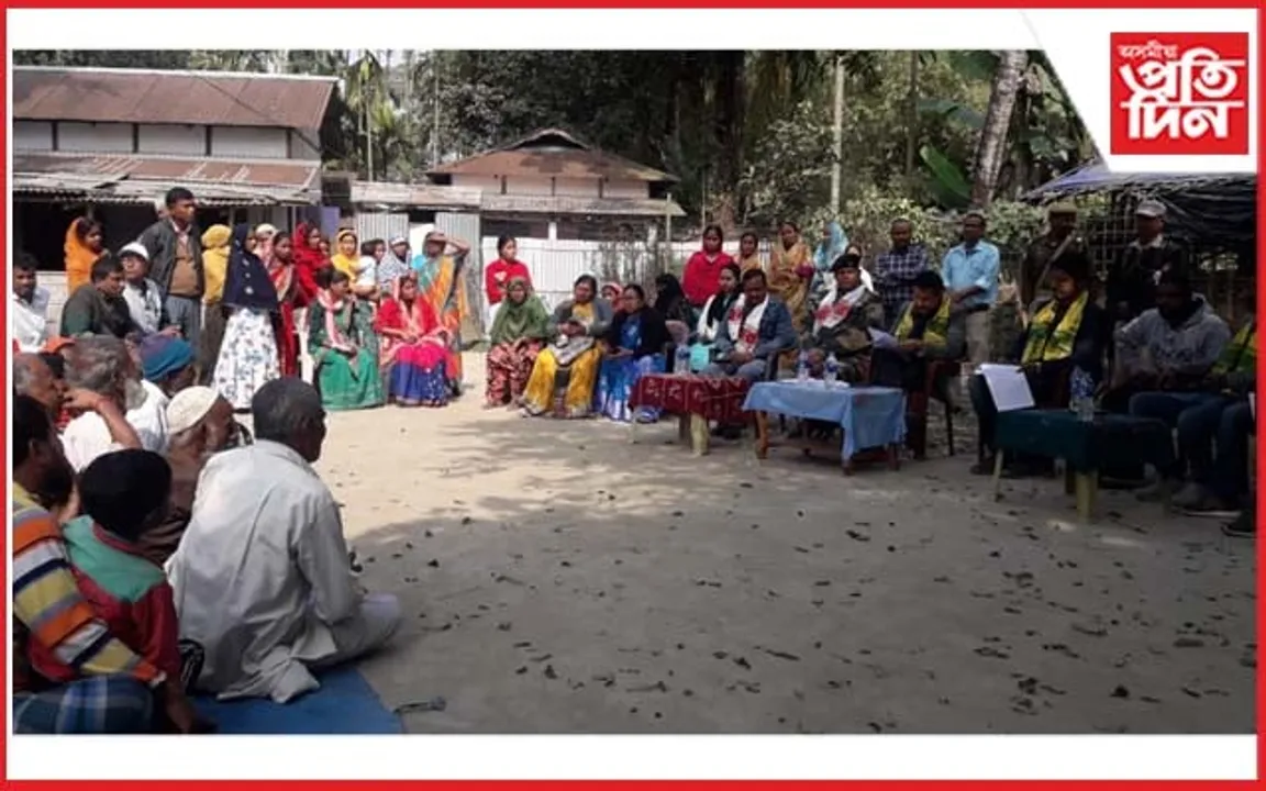 ভাৰত-বাংলাদেশ সীমান্তৰ ৰাইজৰ কাষত জিলা প্ৰশাসনৰ বিষয়া কৰ্মচাৰী
