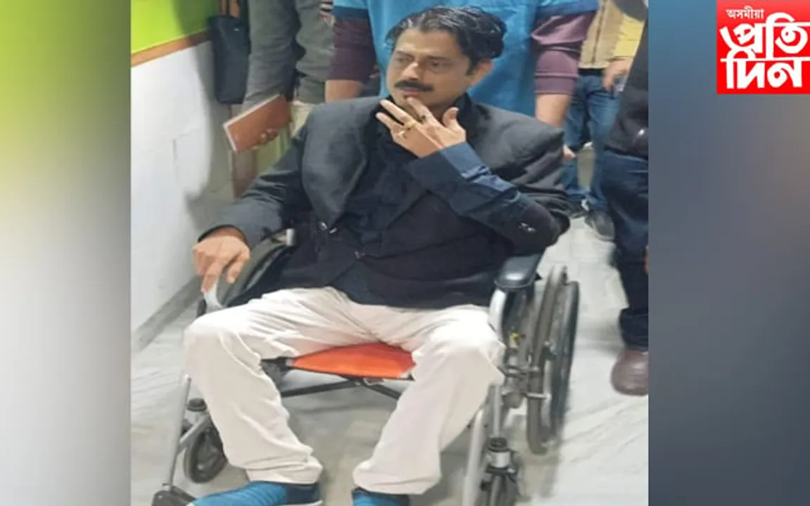 উন্নত চিকিৎসাৰ বাবে হায়দৰাবাদলৈ ৰাওনা  বিশিষ্ট বাঁহী বাদক দীপক শৰ্মা