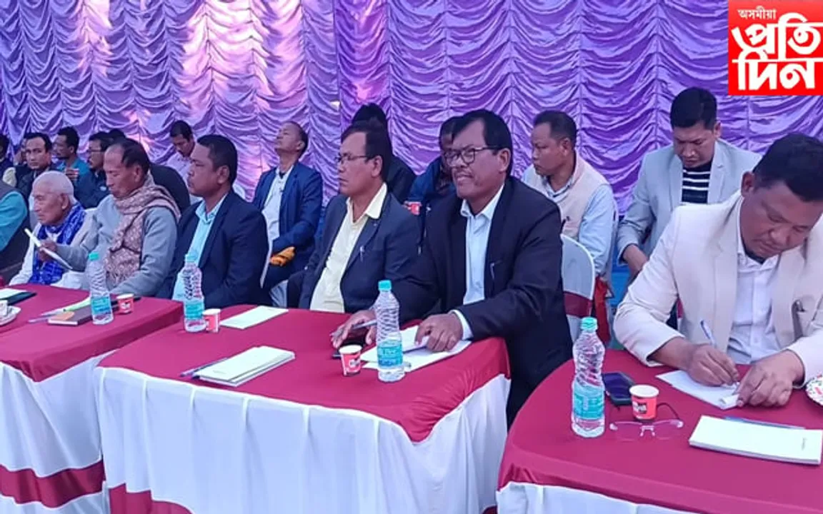 চিৰাঙৰ কাজলগাঁৱত এবছুৰ উদ্যোগত বড়ো জাতীয় সংগঠনৰ সৰ্বদলীয় বৈঠক...