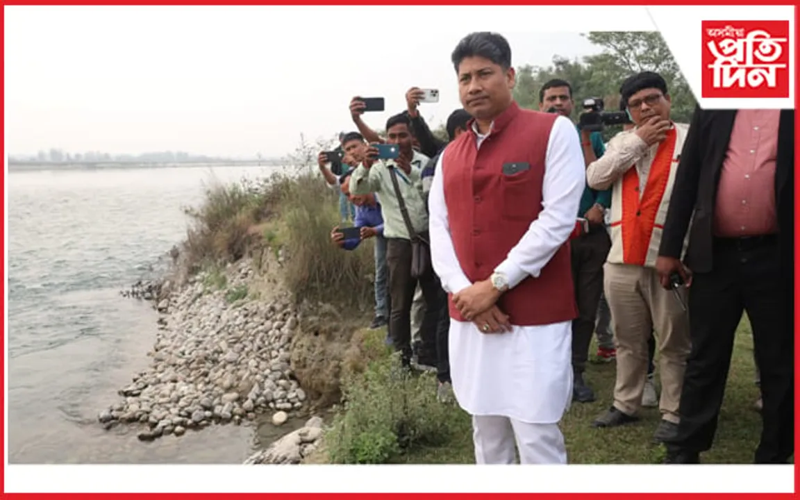 সোণকোষ নদীৰ খহনীয়া পৰিদৰ্শন মন্ত্ৰী পীযুষ হাজৰীকাৰ...