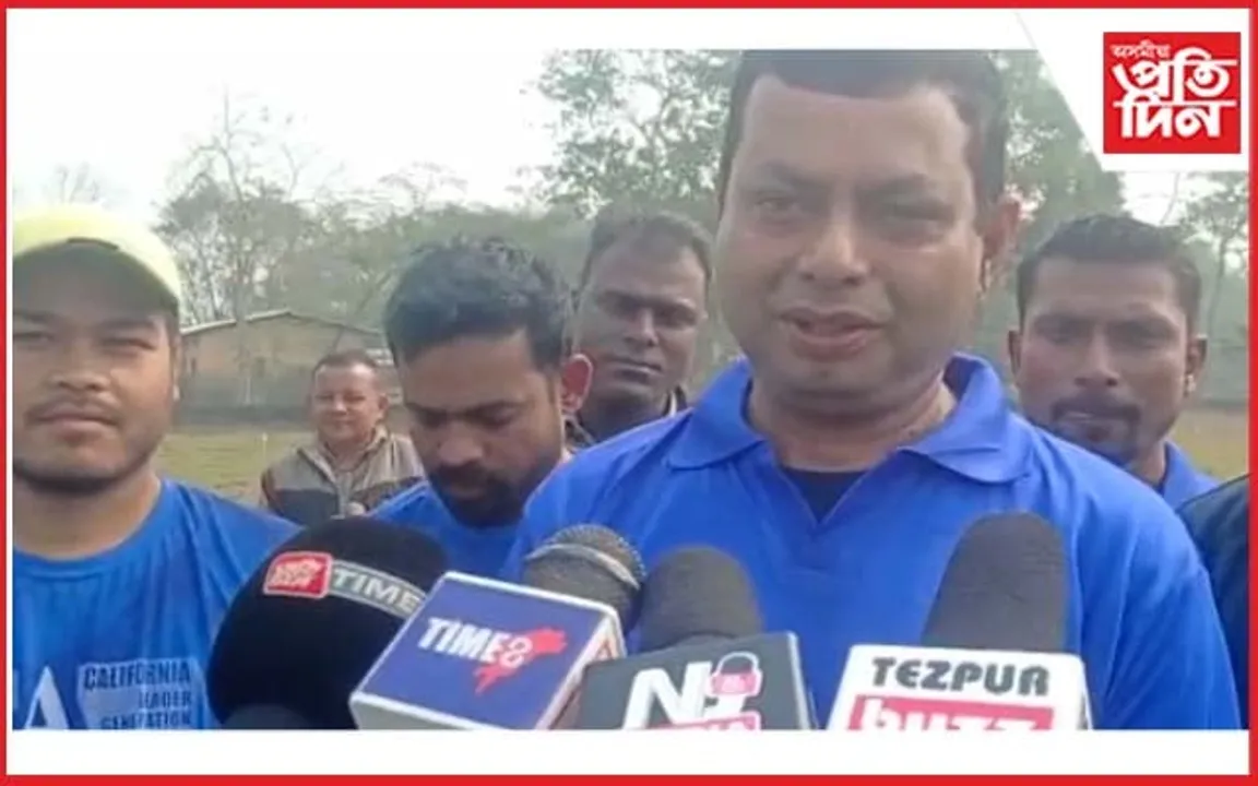 চতিয়াত ক্ৰিকেটাৰৰ ৰূপত বিশ্বনাথৰ বিধায়ক প্ৰমোদ বৰঠাকুৰ