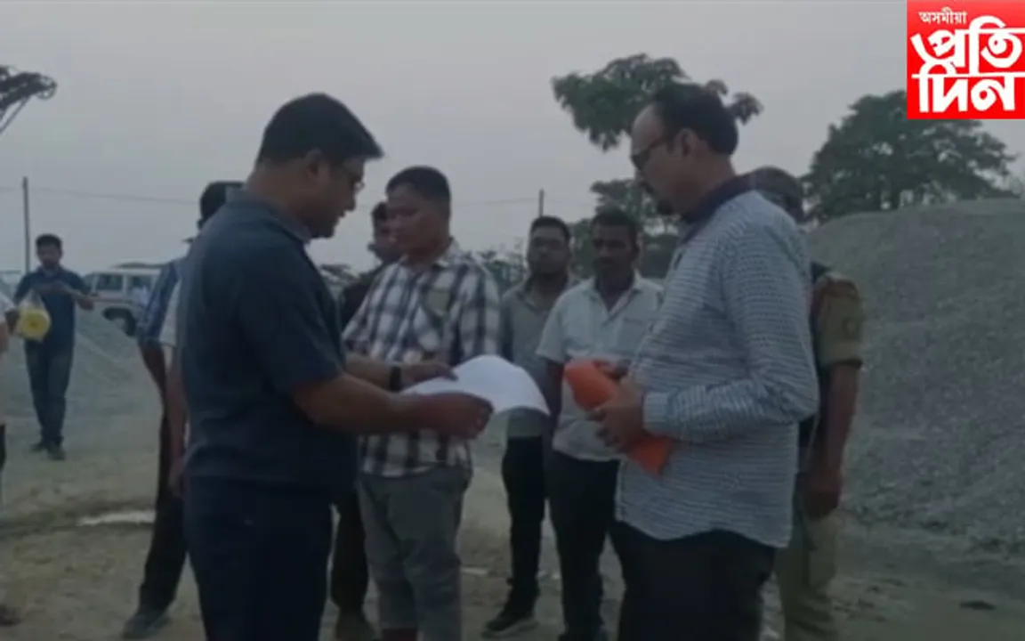 ছীল কৰা হ’ল ৭ টাকৈ ক্ৰেছাৰ মেছিন আৰু ২ দুটাকৈ অবৈধ ইটা ভাটা...