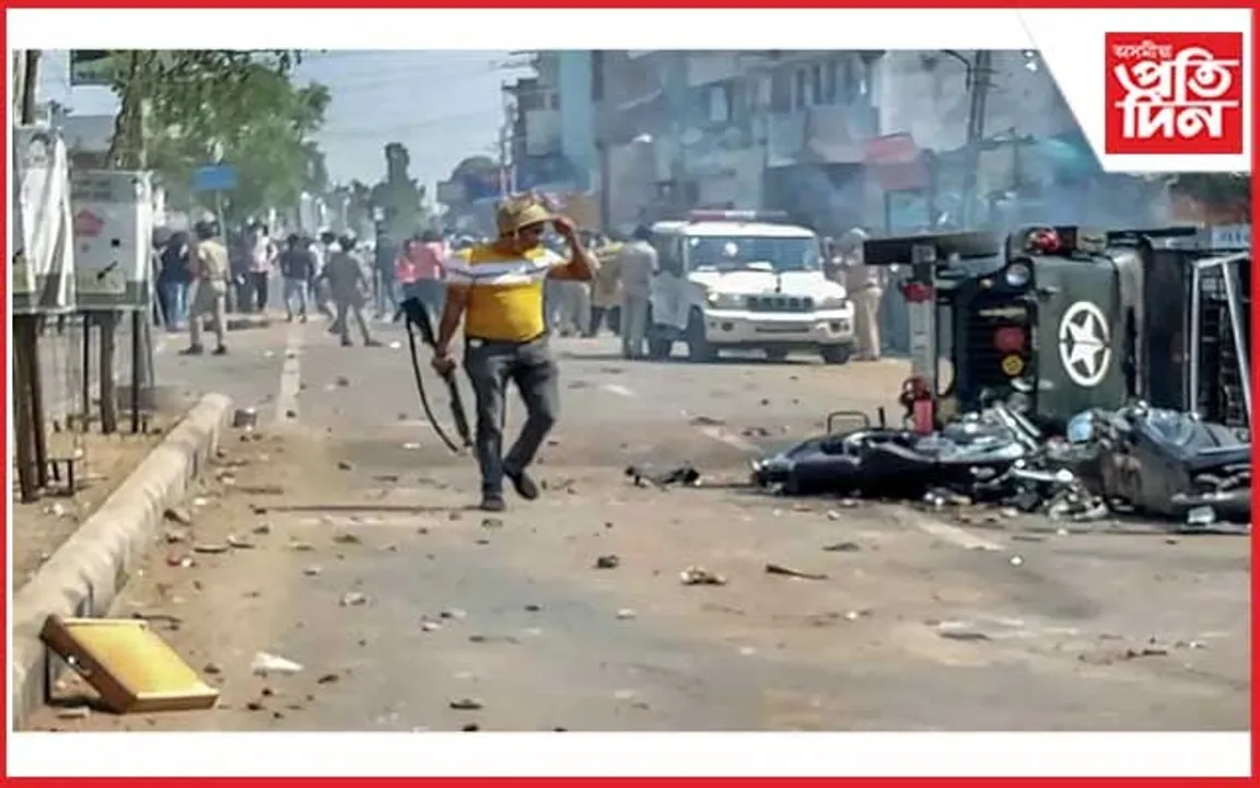 হ্ৰাস হোৱা নাই ৰাম নৱমীৰ হিংসাত্মক ঘটনাঃ ঠায়ে ঠায়ে শিলগুটি নিক্ষেপ, অগ্নি সংযোগৰ ঘটনা...