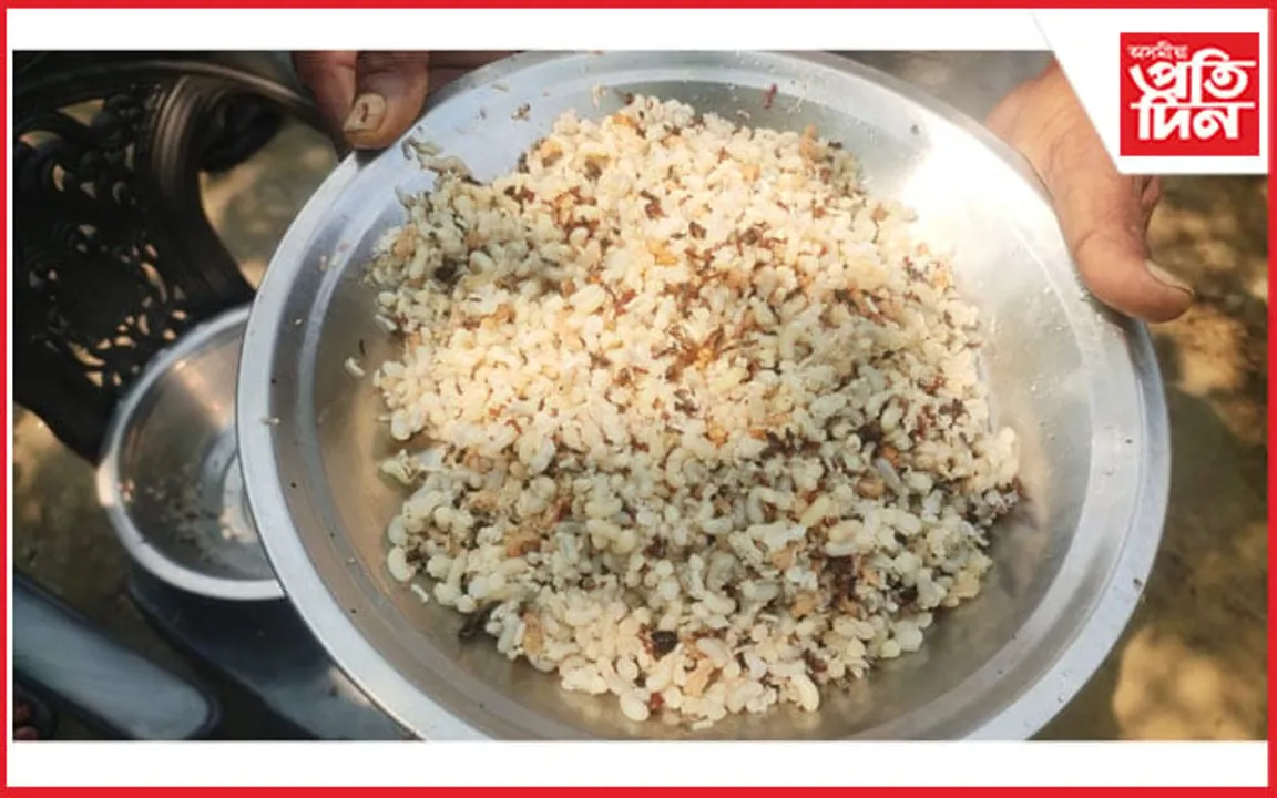 লোক বিশ্বাস অনুসৰি আমৰলী টোপ সংগ্ৰহত ব্যস্ত গঞা...