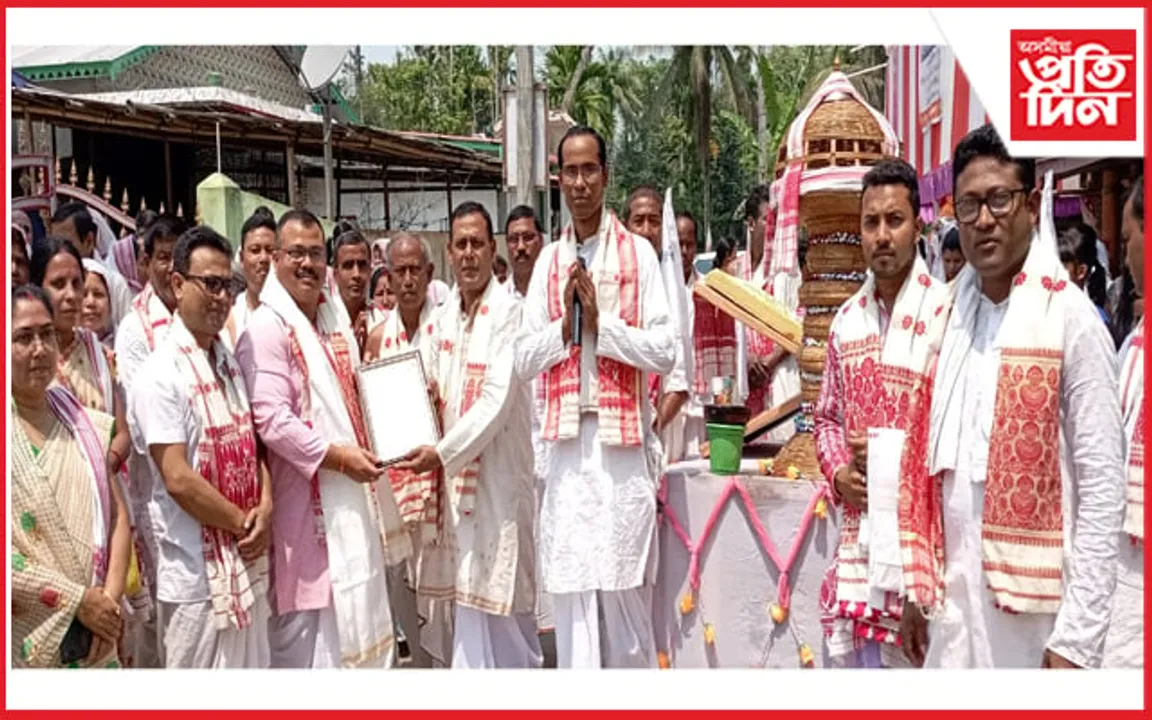 বিশ্ব শান্তি কামনাৰে নমাটি যুৰীয়া নামঘৰত ভাগৱত পাঠৰ সামৰণি