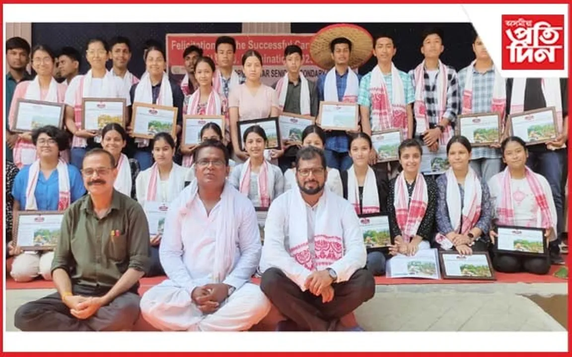 বৰঙাবাৰীৰ মৰ্ণিং ষ্টাৰ হাইস্কুলত কৃতী ছাত্ৰ-ছাত্ৰীৰ অভিনন্দন সভা...