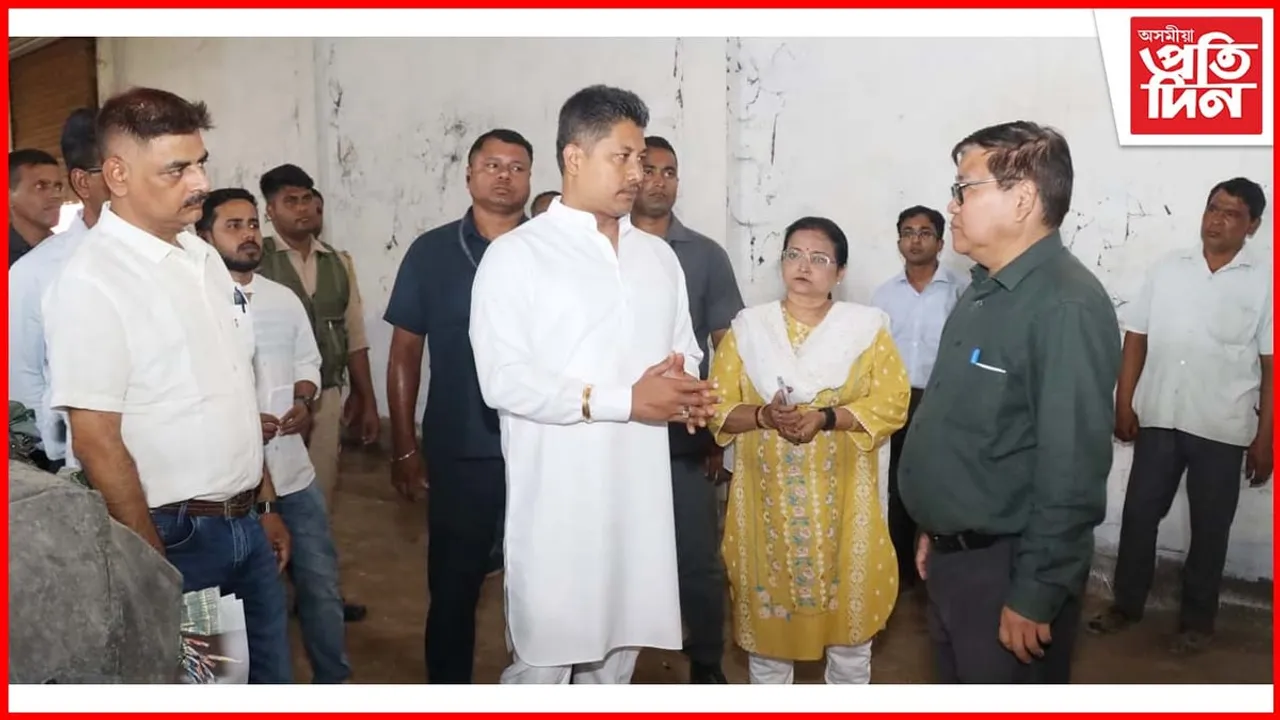 বান নিয়ন্ত্ৰণৰ বাবে ব্যৱহাৰ্য সামগ্ৰীৰ উপযুক্ত বিতৰণৰ তদাৰক মন্ত্ৰী পীযুষ হাজৰীকাৰ