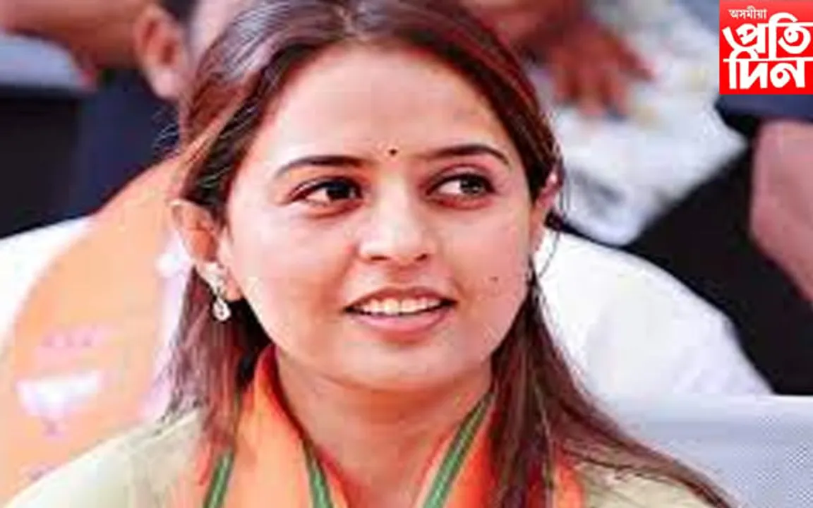 দিল্লীৰ মহিলা মল্লযোদ্ধাসকলৰ প্ৰতি সমৰ্থন শাসকীয় দলৰ সাংসদৰ...