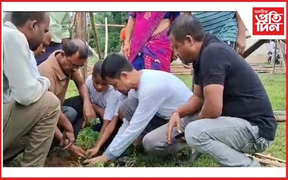 ভাষাৰ ওজা হেমচন্দ্ৰ বৰুৱাৰ সোঁৱৰণিত গছপুলি ৰোপণ...