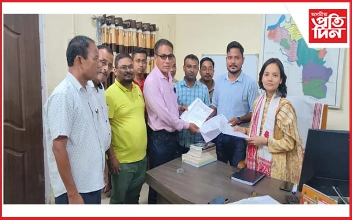 নতুন পেঞ্চন নীতি বাতিলৰ দাবীৰে মুখ্যমন্ত্ৰী আৰু প্ৰধানমন্ত্ৰী লৈ স্মাৰক পত্ৰ প্ৰেৰণ