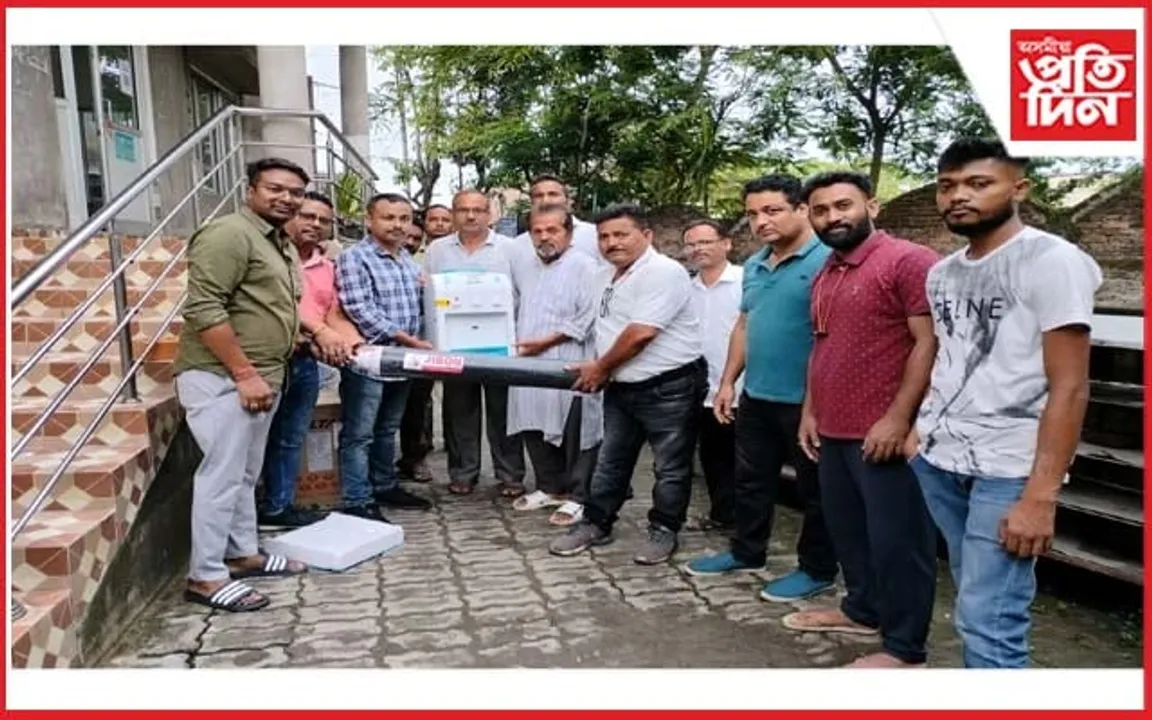 তিতাবৰৰ ৰাইজলৈ এম্বুলেন্স প্ৰদান "জীৱন" ৰক্তদান স্বেচ্ছাসেৱী সংগঠনৰ...