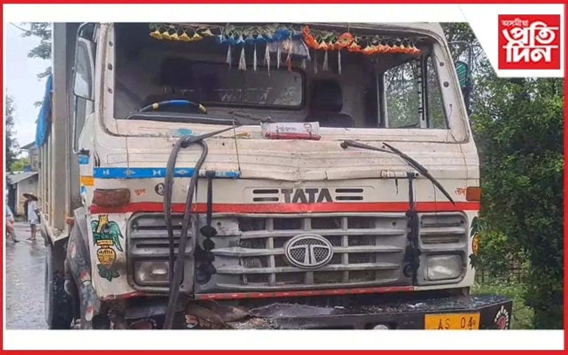 শিৱসাগৰৰ পথ দুৰ্ঘটনাত আহত ৯জন...