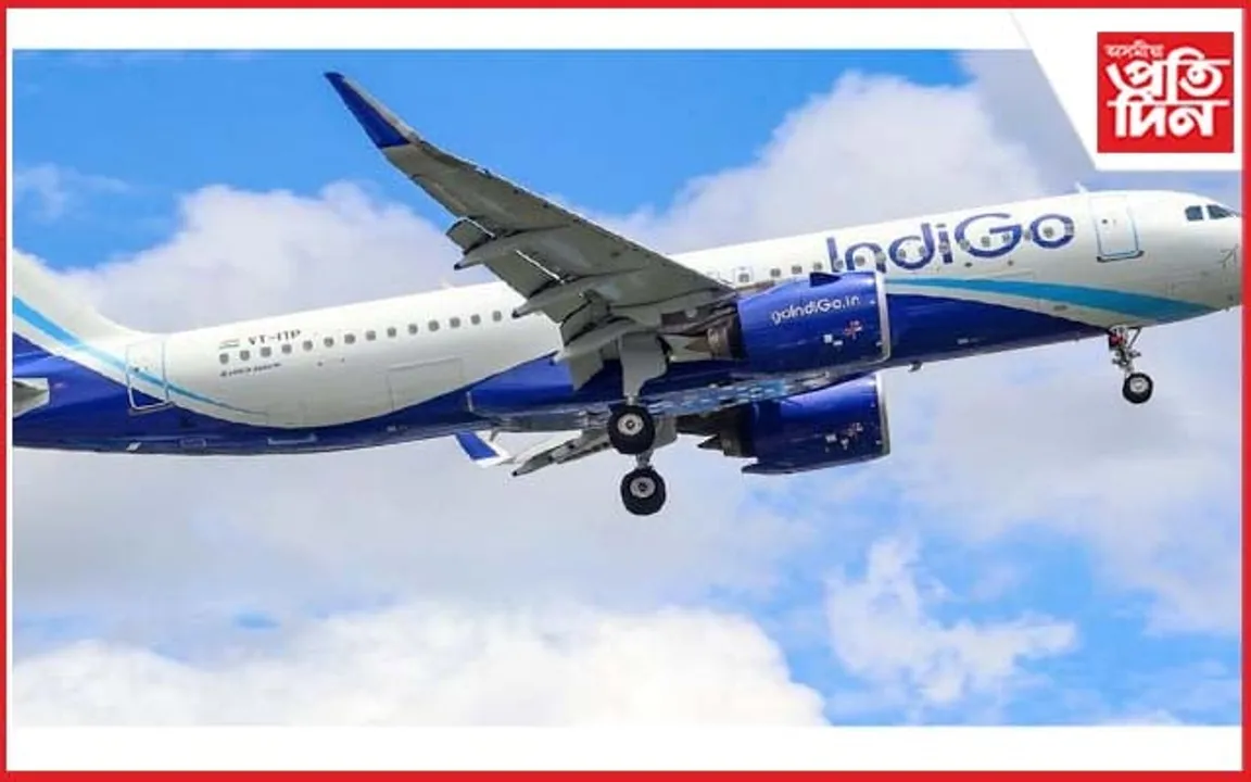 গুৱাহাটী-আগৰতলা অভিমুখী বিমানত অঘটন ! মাজ আকাশত দুৱাৰ খোলাৰ চেষ্টা  যাত্ৰীৰ...