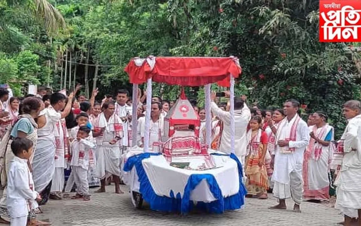 ৰাইডঙীয়া নাহৰহটীয়া বৰনামঘৰত ভাগৱত পাঠ, ব্যাখ্যা অনুষ্ঠান আৰম্ভ...