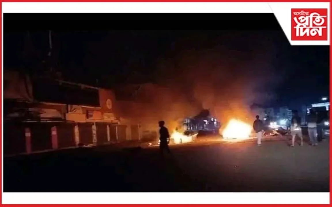 ৰক্ষা নাপালে আৰক্ষী অধীক্ষকেওঃ মণিপুৰত আন বাহনৰ লগত জ্বলাই দিলে এছ পিৰ বাহনো...