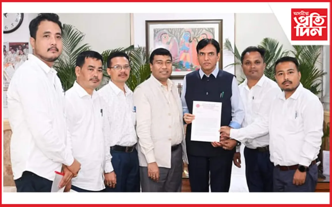 নামৰূপ সাৰ কাৰখানা সন্দৰ্ভত কেন্দ্ৰীয় সাৰ মন্ত্ৰী মনসুখ মাণ্ডাভিয়াক সাক্ষাৎ আছুৰ