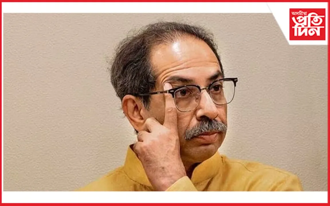 প্ৰাক্তন মুখ্যমন্ত্ৰী উদ্ধৱ থাকৰেৰ বাসগৃহত ফেঁটী সাপ