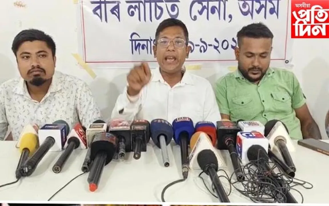 বিহুনাচ বিকৃত কৰি প্ৰদৰ্শন কৰাৰ বিৰুদ্ধে সোচ্ছাৰ বীৰ লাচিত সেনা