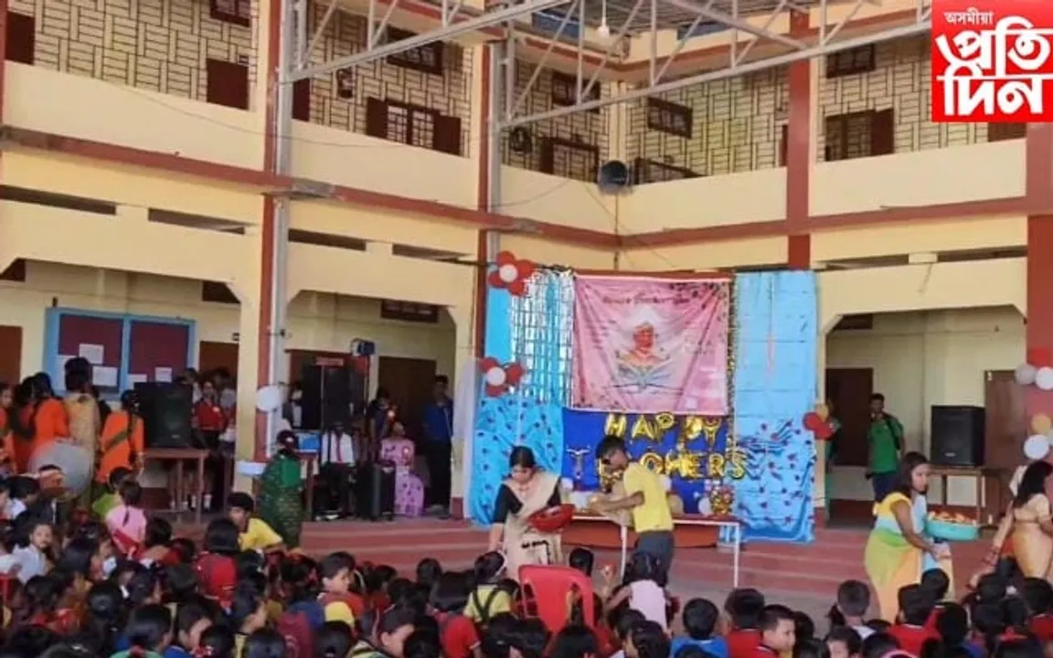 ফাদাৰৰ কনিষ্ঠ ভাতৃৰ অসুখৰ বাবেই ২ ছেপ্টেম্বৰতেই অনুষ্ঠিত কৰিলে শিক্ষক দিৱস!