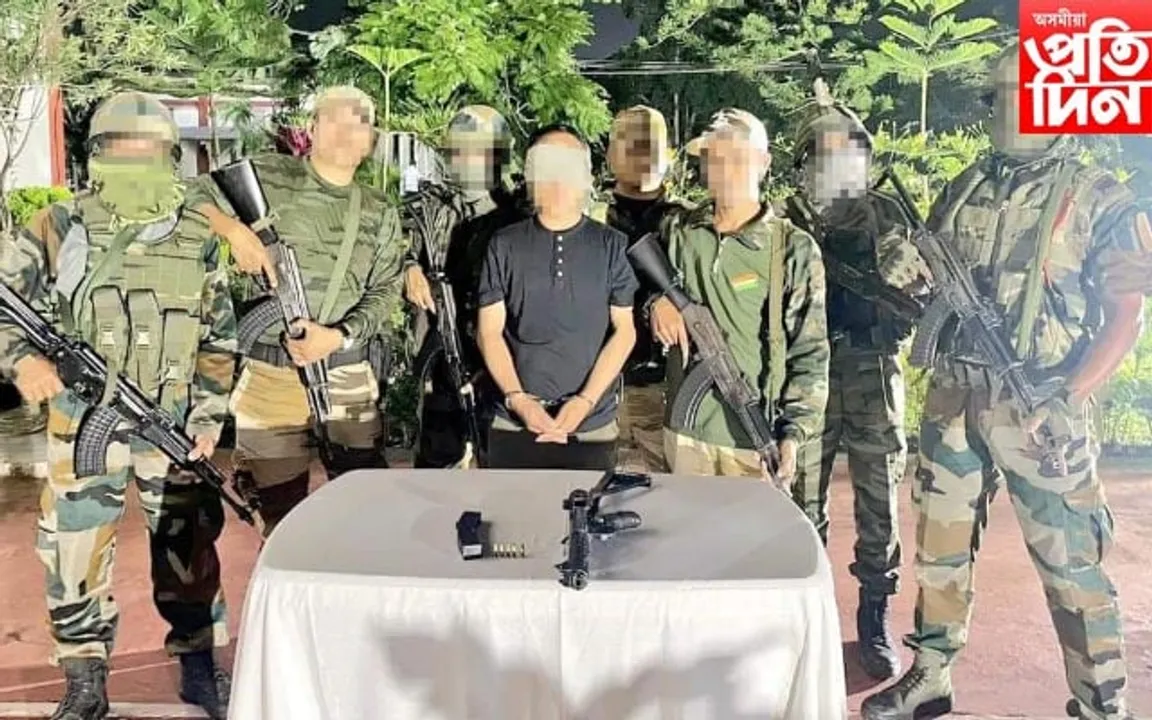 'ইষ্টাৰ্ণ নাগা নেচনেল অৰ্গেনাইজেচন'ৰ কেডাৰৰ আত্মসমৰ্পন