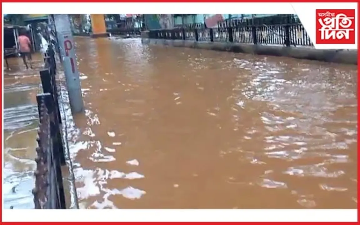 ঘৰ এৰি বাহিৰলৈ নাহিব আজিঃ গুৱাহাটীৰ চৌদিশে পানী...