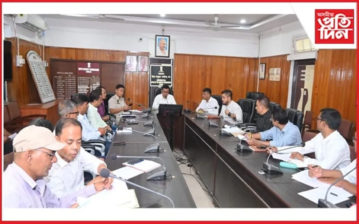 দৰং জিলা আয়ুক্তৰ সভাপতিত্বত পথ সুৰক্ষা সমিতিৰ বৈঠক