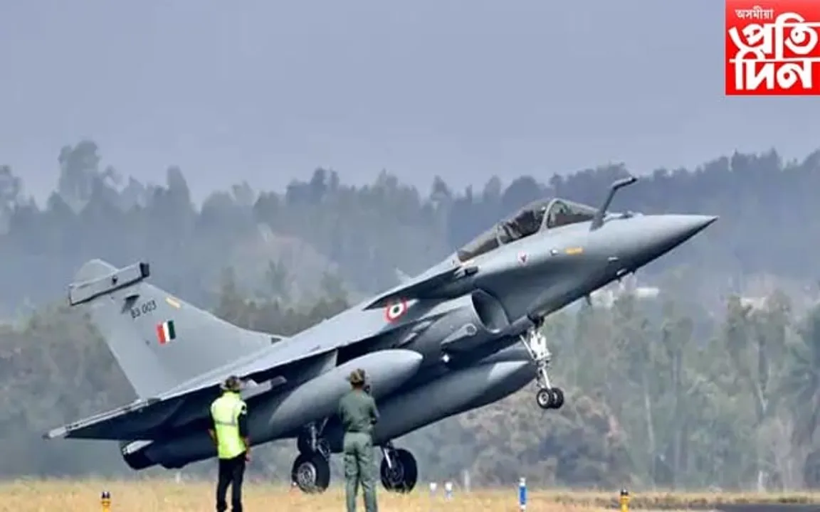 ভাৰতীয় বায়ু সেনাৰ বাবে ঐতিহাসিক দিনঃ লাভ কৰি নতুন পতাকা