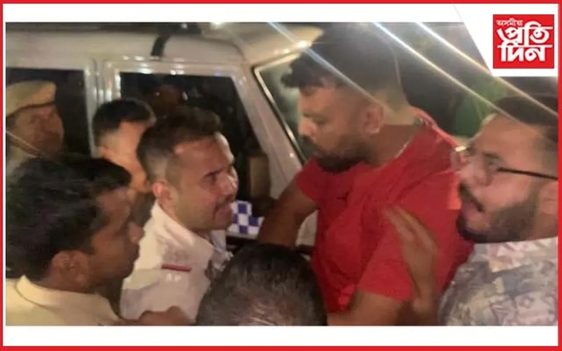 নগাঁৱৰ ৰাজপথত উত্তেজনা : জনতাই আবদ্ধ কৰি ৰাখিলে আৰক্ষীক