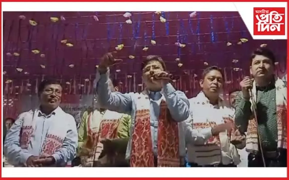 জাজৰিত গায়কৰ ৰূপত মৰিগাঁও জিলা আয়ুক্ত দেৱাষীশ শৰ্মা