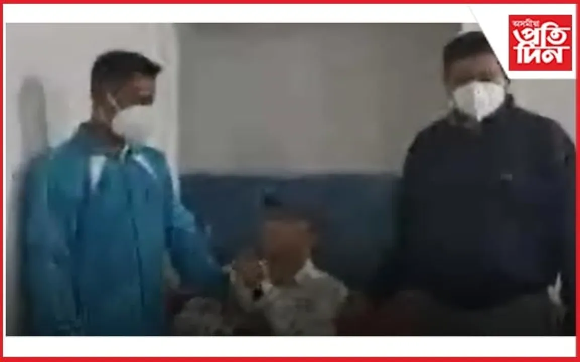 নলবাৰীত উৎকোচ লৈ হাতে-লোটে ধৰাত পৰিল চৰকাৰী বিষয়া