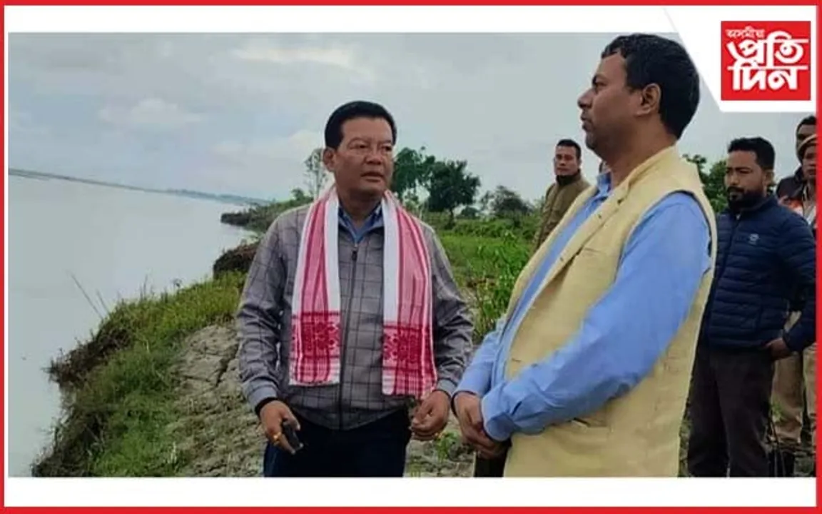 ঢকুৱাখনাত ব্ৰহ্মপুত্ৰৰ খহনীয়া ৰোধৰ বাবে নাৱাৰ্ডৰ ১৭কোটি আবন্টন