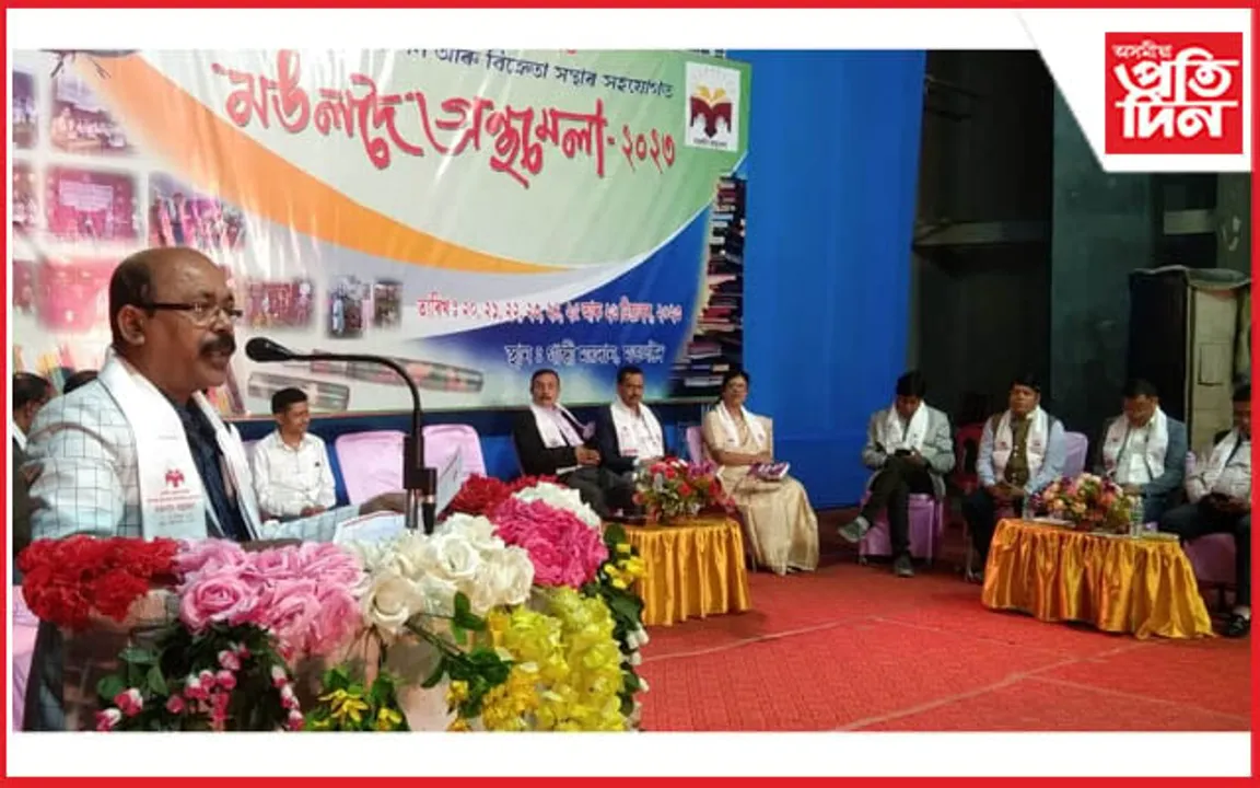 মঙলদৈ গ্ৰন্থমেলাৰ ষষ্ঠ দিনত সাংবাদিকসহ ৩০ গৰাকী বিশেষ ব্যক্তিক সম্বৰ্ধনা...