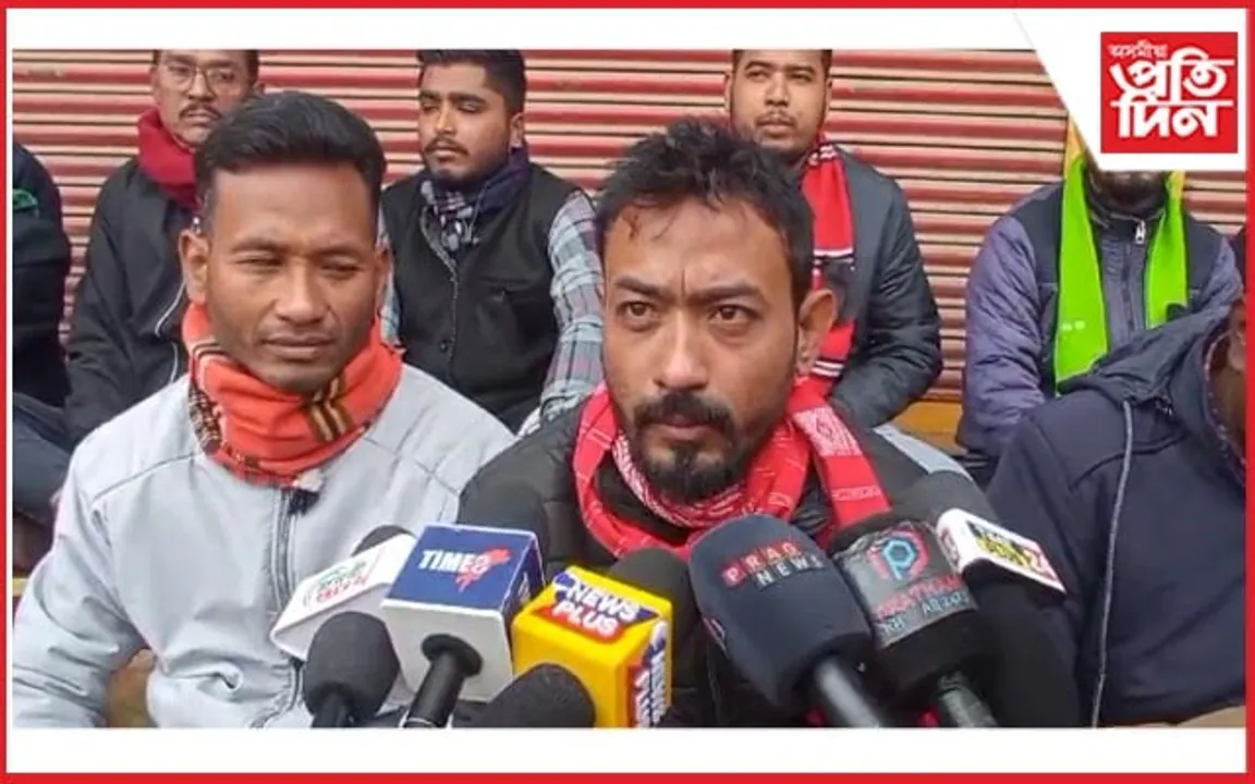 কমাৰবন্ধাত সাংবাদিকৰ অৱস্থান ধৰ্মঘট
