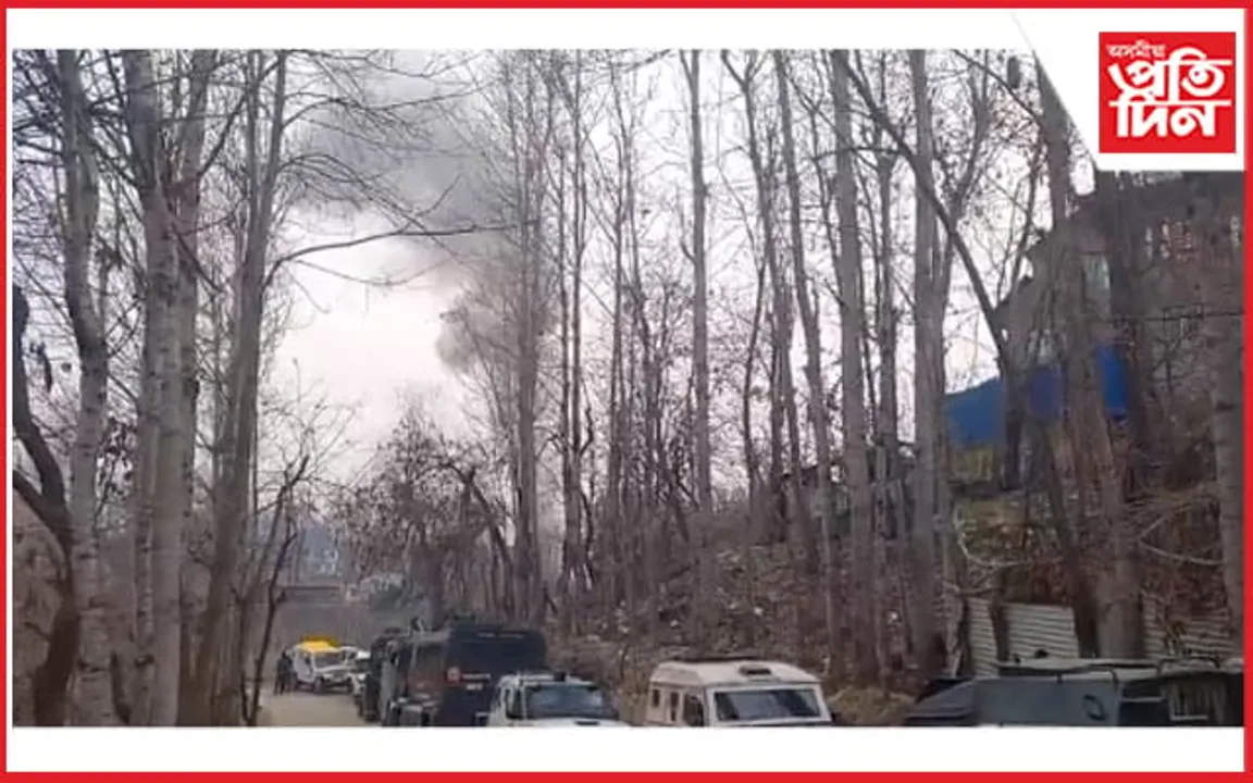 কাশ্মীৰত সেনা-সন্ত্ৰাসবাদীৰ সংঘৰ্ষ... 