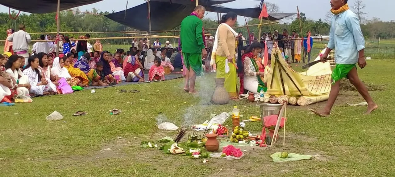 বান খহনীয়াৰ পৰা পৰিত্ৰাণ বিচাৰি চেঙাজানত গংগা নদী পূজন...