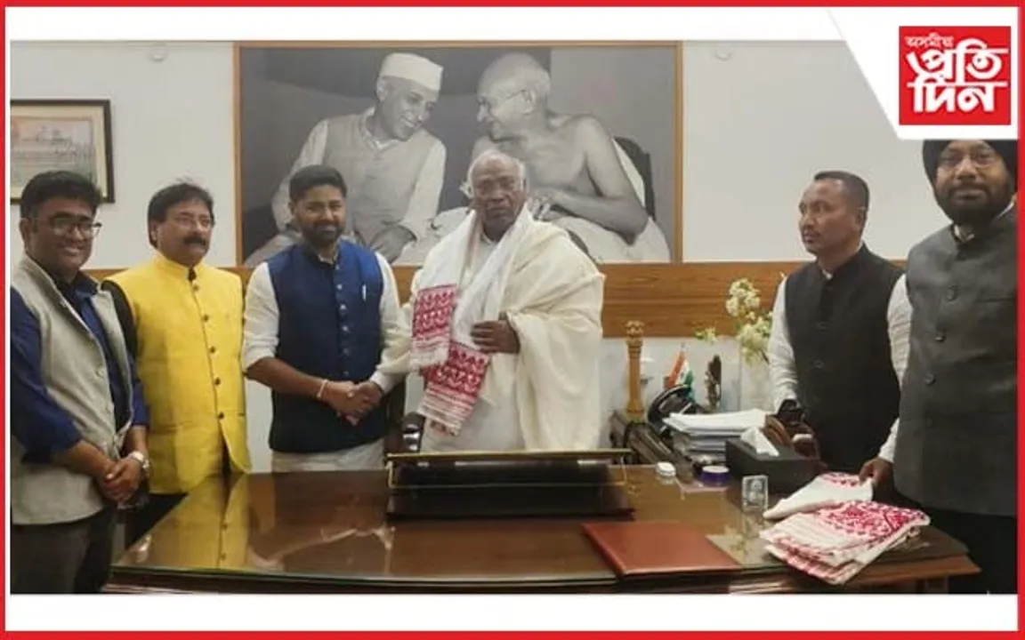 দিল্লীত মল্লিকাৰ্জুন খাড়গেৰ বাসগৃহত অসম জাতীয় পৰিষদৰ বৈঠক...