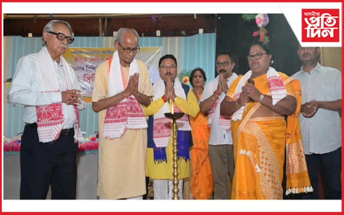বিশিষ্ট নাগৰিকৰে সাংসদ দিলীপ শইকীয়াৰ মত বিনিময় অনুষ্ঠান 