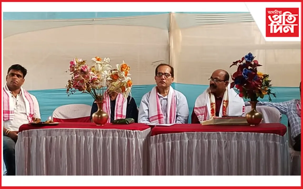 কৃষি পৰিদৰ্শক-কৰ্মচাৰী পৰিষদৰ নেতা মদন চন্দ্ৰ বৰুৱাক বিদায় সম্বৰ্ধনা