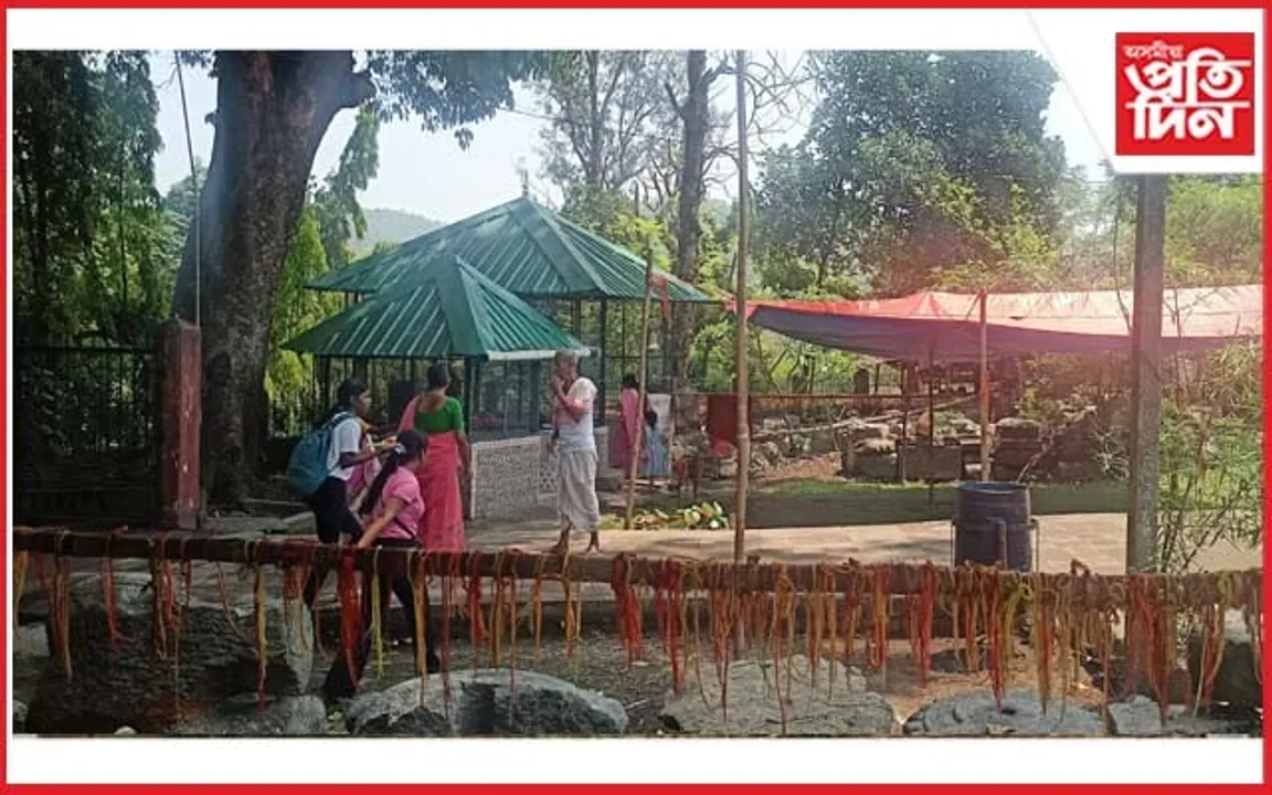 ত্ৰয়োদশী উৎসৱ উপলক্ষে ভক্তৰ সমাবেশেৰে মুখৰিত মদন কামদেৱ দেৱালয়..